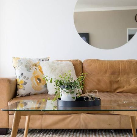 Modern, Trendy And Comfortable 2 Bedroom Apartment In Cape Town Exterior photo