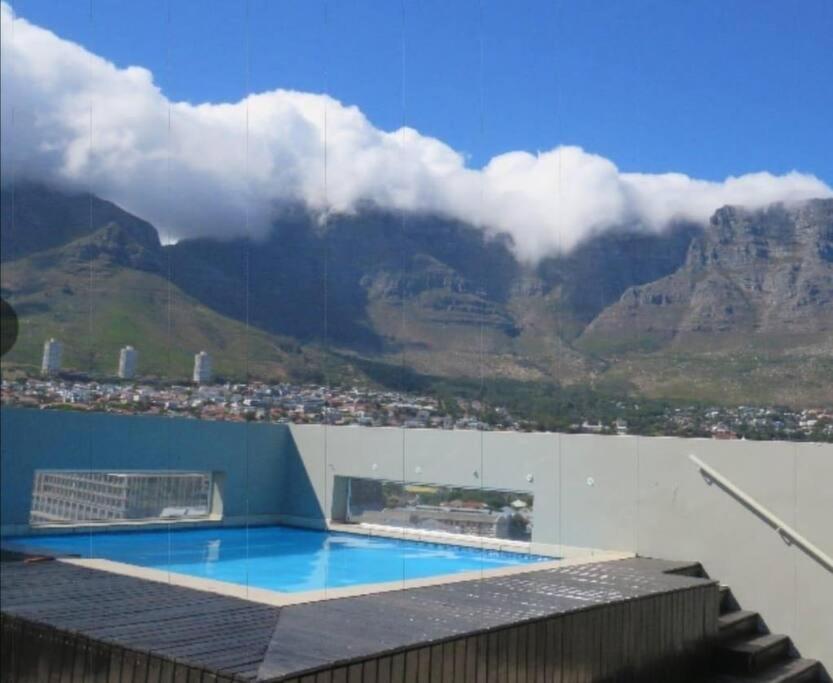 Modern, Trendy And Comfortable 2 Bedroom Apartment In Cape Town Exterior photo