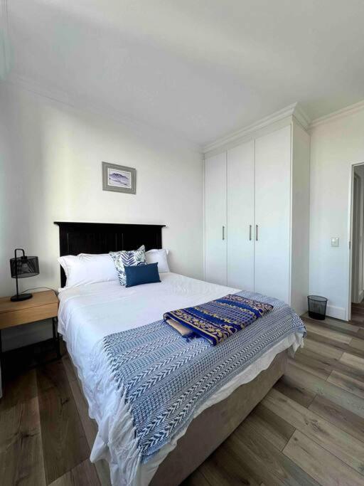 Modern, Trendy And Comfortable 2 Bedroom Apartment In Cape Town Exterior photo