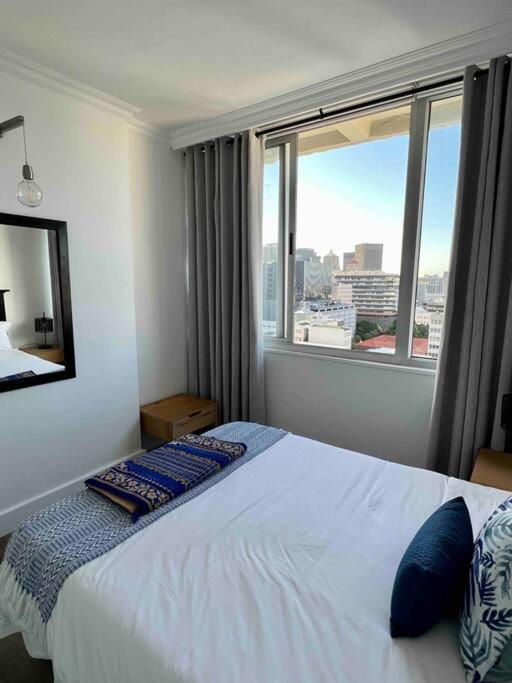 Modern, Trendy And Comfortable 2 Bedroom Apartment In Cape Town Exterior photo
