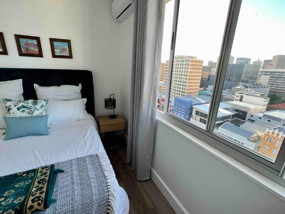 Modern, Trendy And Comfortable 2 Bedroom Apartment In Cape Town Exterior photo