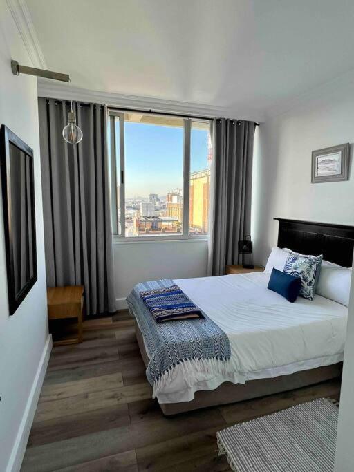 Modern, Trendy And Comfortable 2 Bedroom Apartment In Cape Town Exterior photo