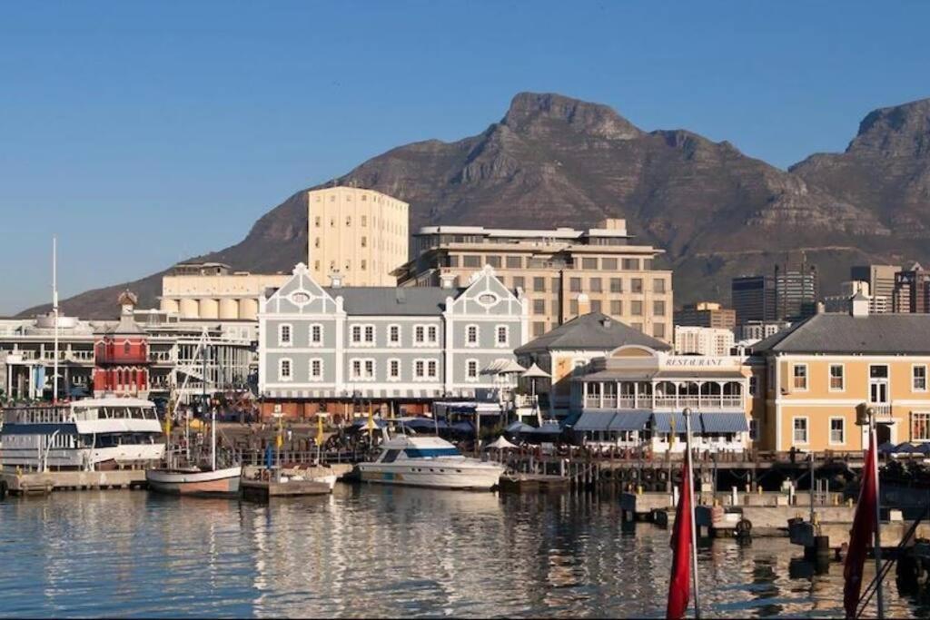 Modern, Trendy And Comfortable 2 Bedroom Apartment In Cape Town Exterior photo